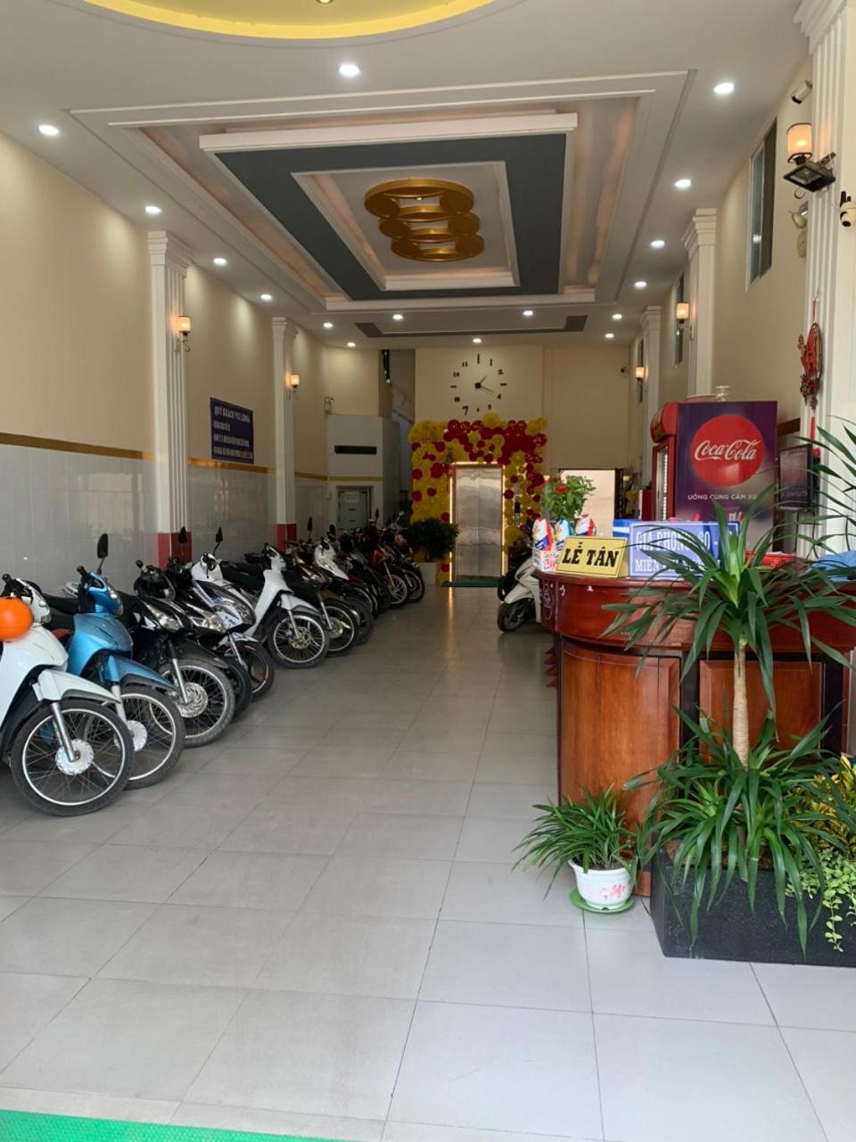 Nha Nghi Thanh Xuan- Co Cho Thue Xe May Va Xuat Hoa Don Ap Dong An Exterior foto